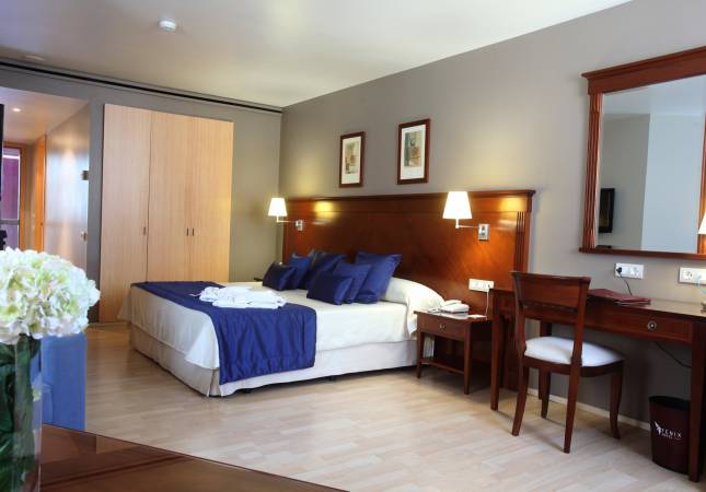Románticas habitaciones en Golden Tulip Andorra Fenix Hotel. Disfruta  nuestra oferta en Escaldes-Engordany